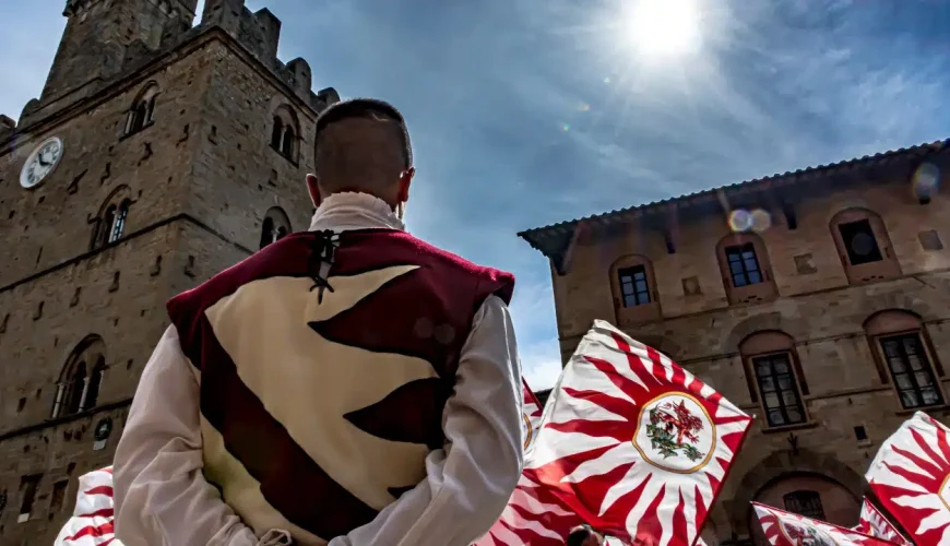 Astiludio Storico: Il Torneo di Sbandieratori a Volterra