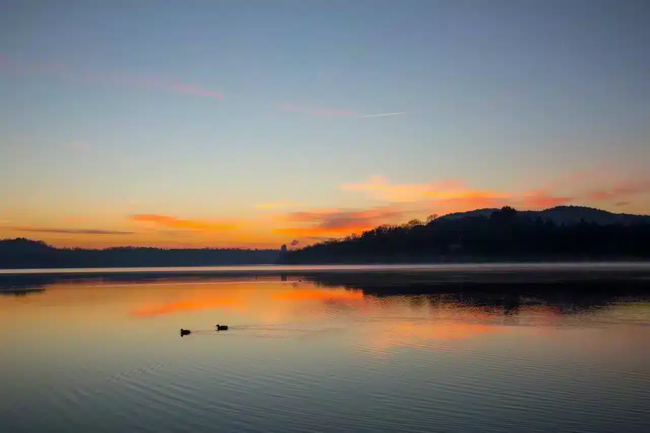 Lago di Monate 2 11zon