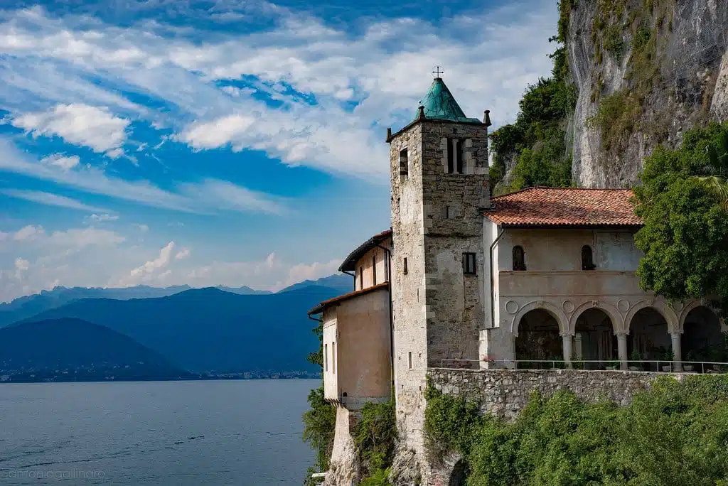 Eremo di Santa Caterina del Sasso Ph. Antonio Gallinaro flickr