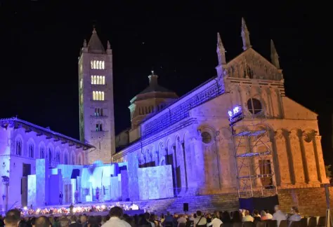 Lirica in Piazza Massa Marittima principale
