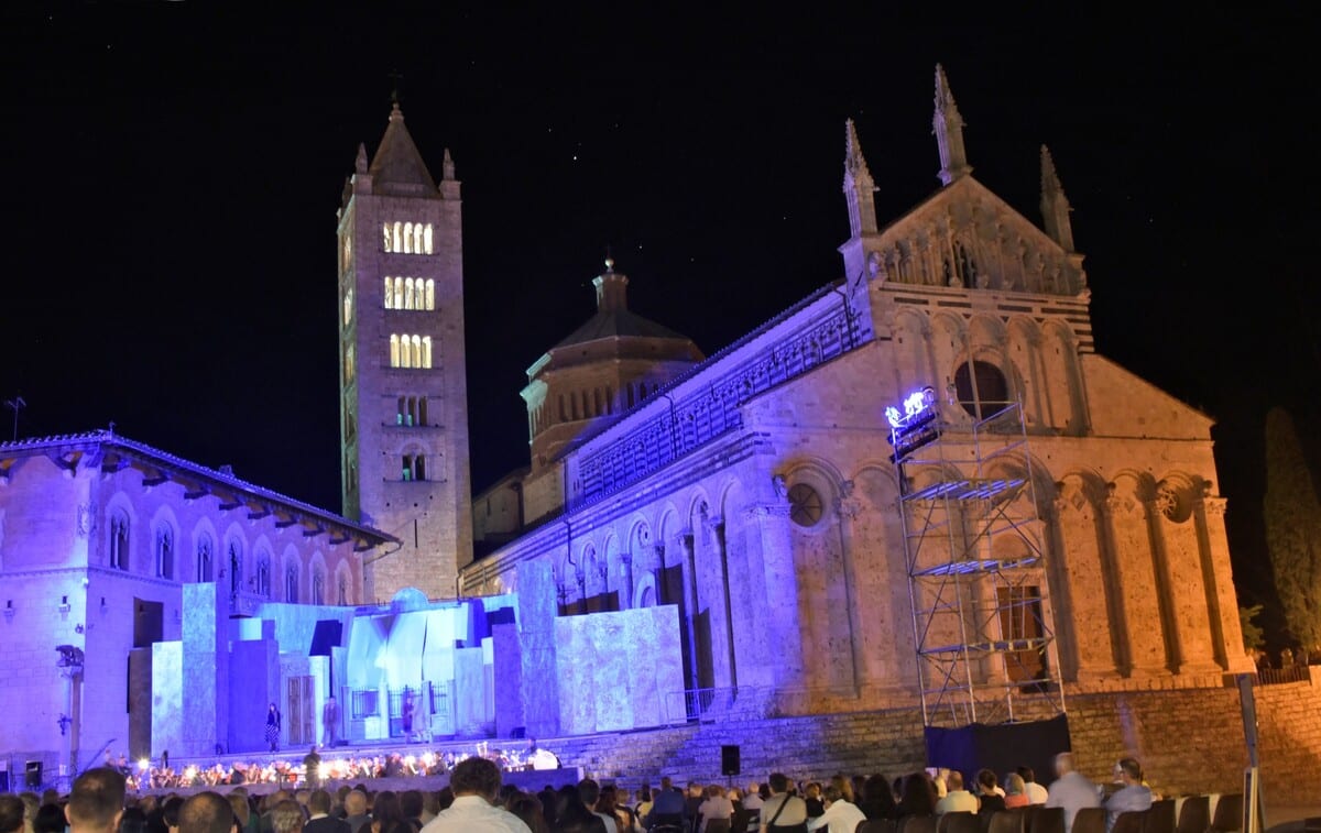 Lirica in Piazza Massa Marittima principale