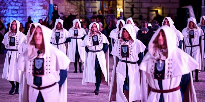 Ottobre Trevano – Palio dei Terzieri 1 Palio dei Terzieri, Trevi.jpg 4
