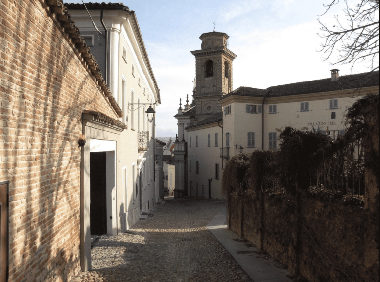 Martina Holiday Home
