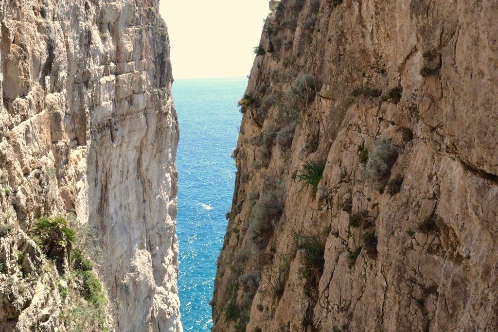 La Montagna Spaccata e la Grotta del Turco: meraviglie naturali e spirituali nel cuore di Gaeta