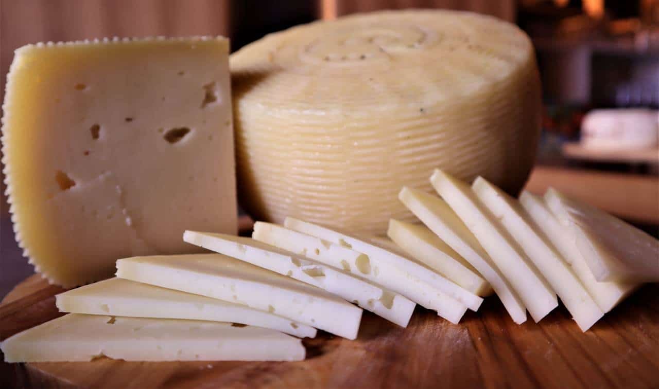 Summer to taste: amazing finger foods with Pecorino Crotonese Dop