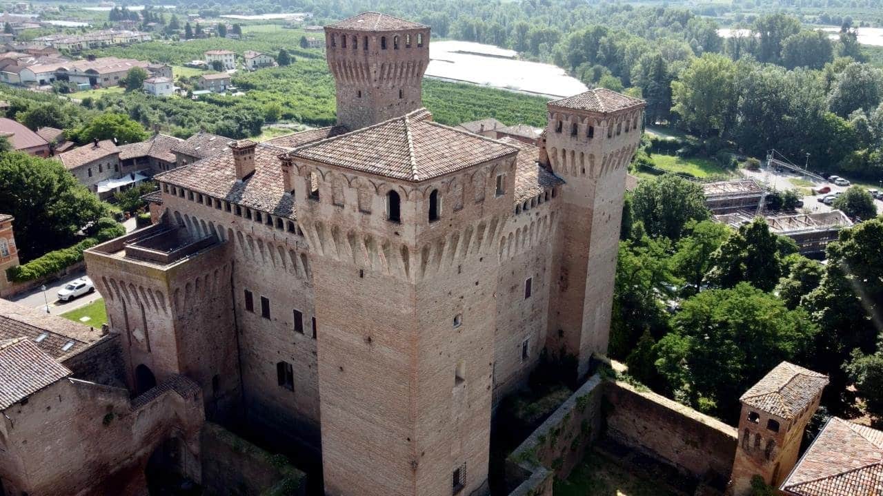 Terre di Castelli: a treasure trove of history, nature and flavors between Modena and Bologna
