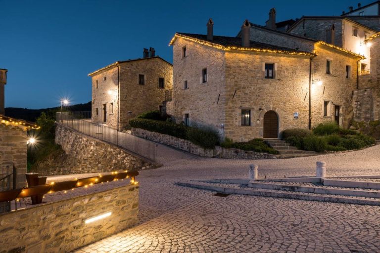 Borgotufi Albergo Diffuso
