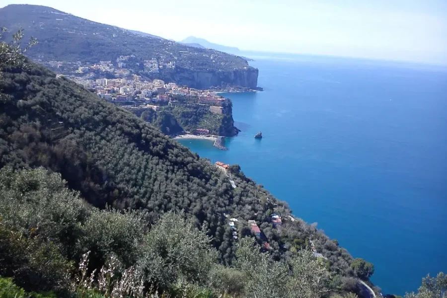 Percorsi tra antichi borghi, un sorso di storia e musica