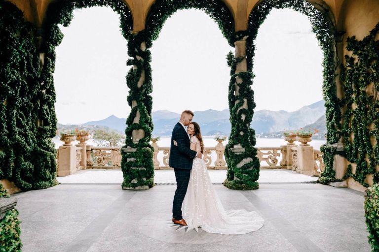 Wedding villas on Lake Como: neoclassical elegance and logistics
