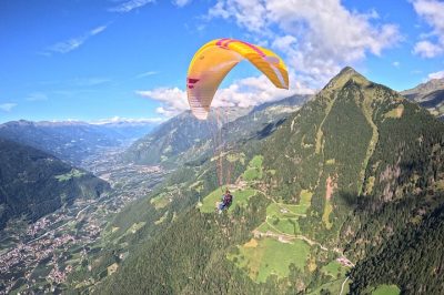 Volo in Parapendio Biposto a Tirolo e Merano: l’emozione di volare sulle Alpi
