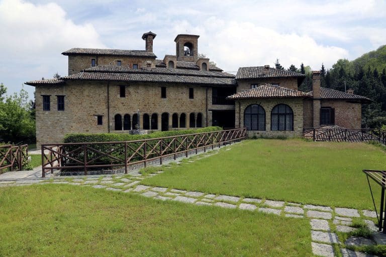 On the Paths of Faith: Churches, Abbeys and Spirituality in the Pavia Area