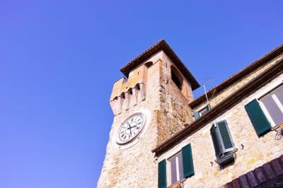 Torre dell'orologio a Passignano sul Trasimeno