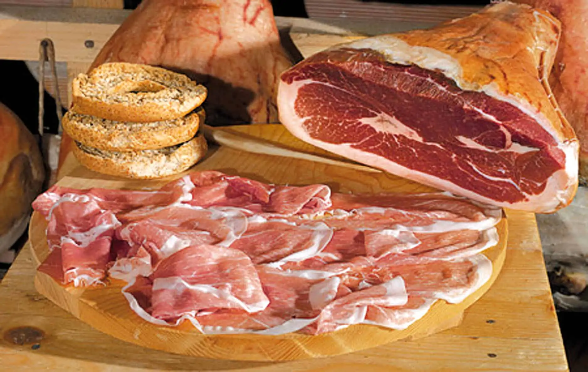 Montagnana and its ham Veneto Berico-Euganeo DOP.