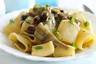 Paccheri con carciofi alla procidana