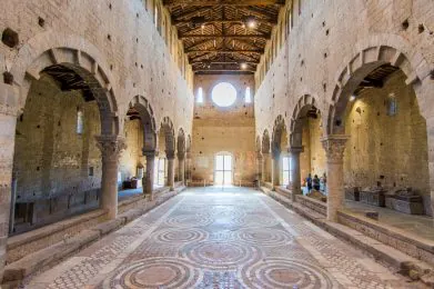 Tuscania,,Italy,-,July,8,,2018:,Interior,Of,San,Pietro