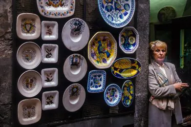 Bolsena,,Italy,-,October,21,,2001:,Unknown,Woman,Ceramics,Vendor
