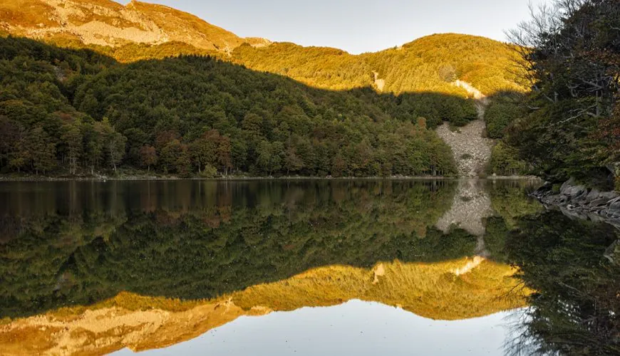 Emilia shines with its lakes