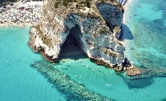 The wonders of the Costa degli  Dei by boat, exclusive tour for up to 9 people