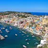 Mettete dei fiori sui vostri balconi Procida da il benvenuto alla primavera 1