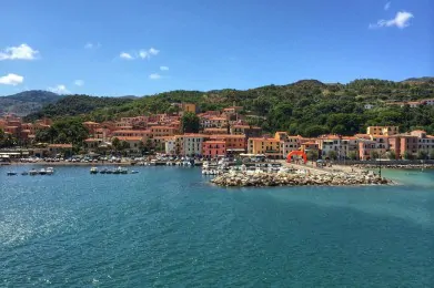 Non solo mare: una guida essenziale ai borghi più belli dell'isola d'Elba