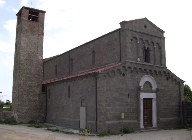 Pieve di San Piero in Campo