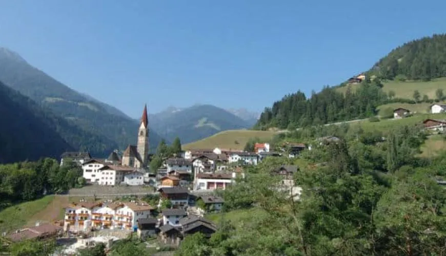 Bolzano: a trip to the villages of Ulten and Glurns.