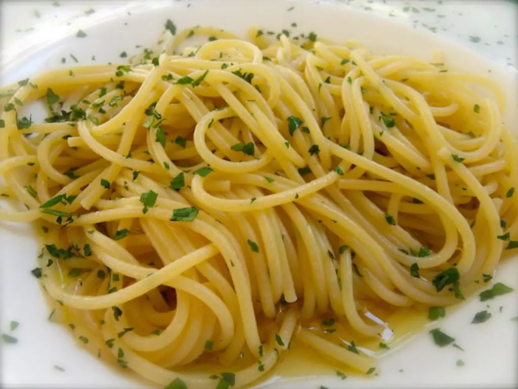 Recipe: Spaghetti with Colatura di Alici, a typical dish of the Amalfi Coast