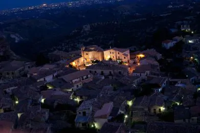 Gerace di notte