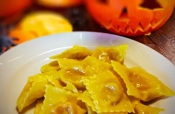 Recipe: Pumpkin tortelli from the village of Sabbioneta, the flavors of the autumn countryside