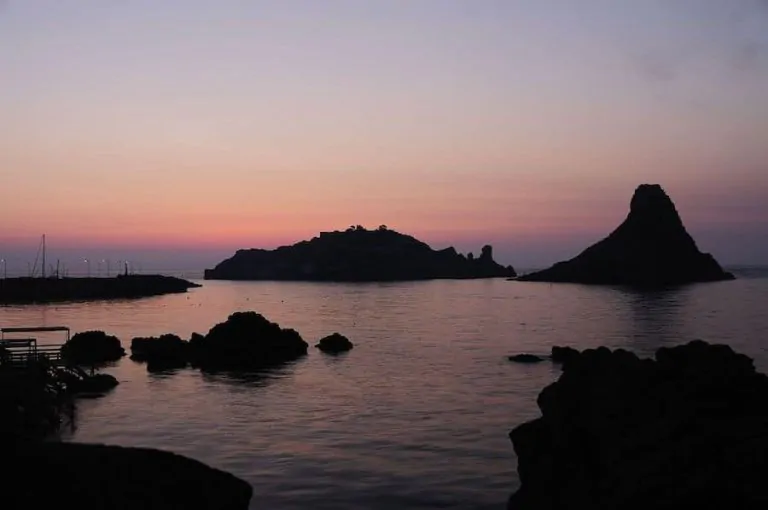 Aci Trezza, Isole dei Ciclopi