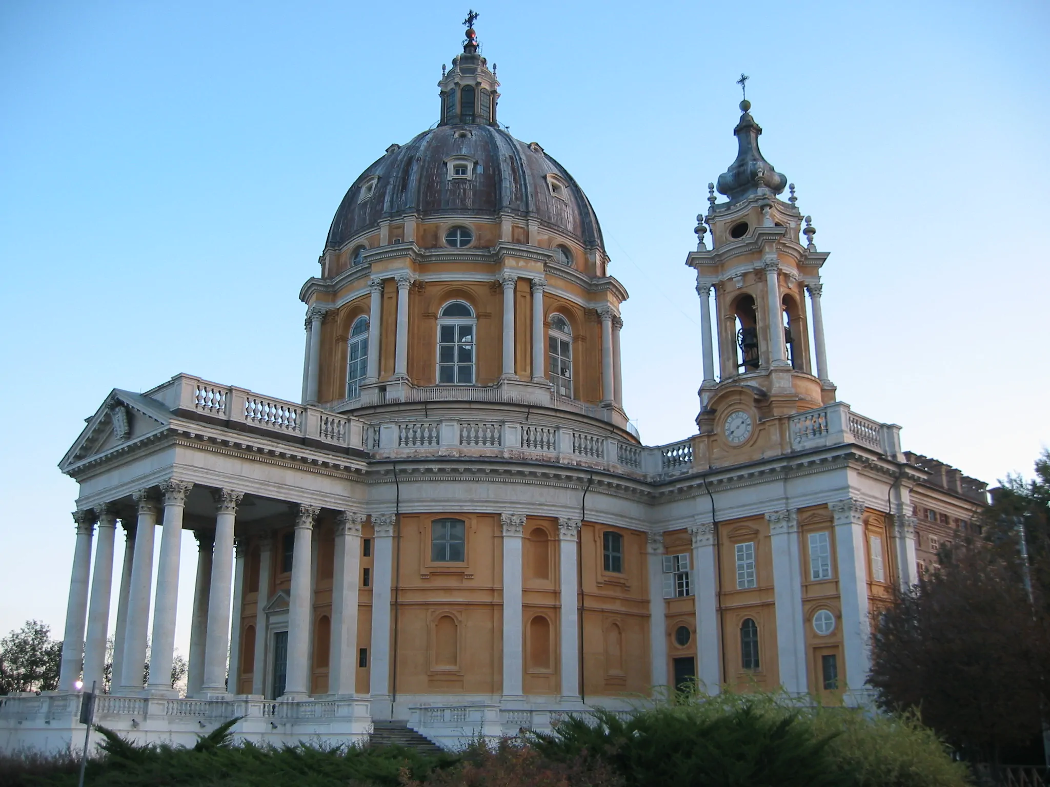 The Superga Basilique: a charming votive baroque jewel