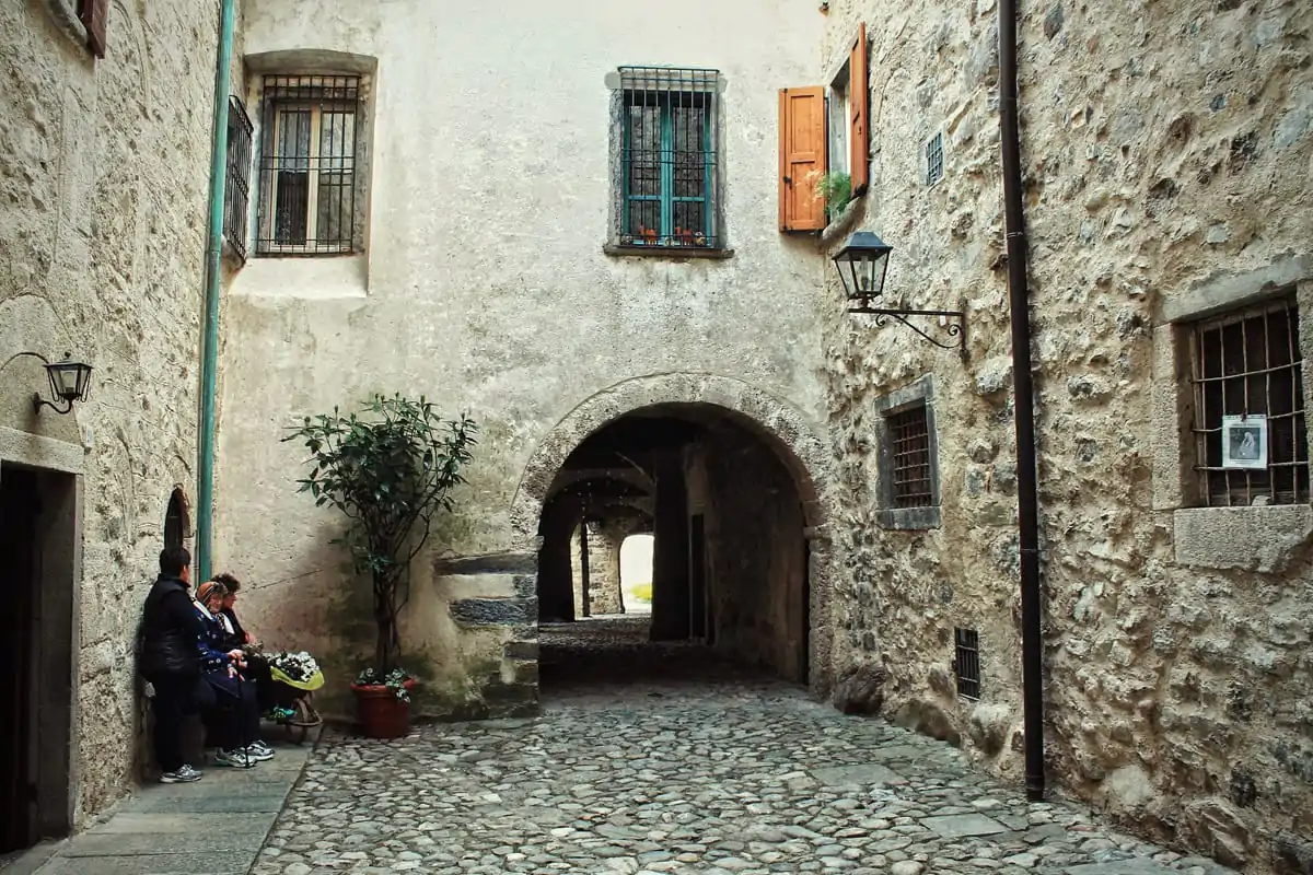 Cornello dei Tasso, the ancient crossroads of the Brembana Valley