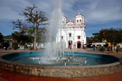 Chiesa di Nuestra Señora del Carmen, Guatapé