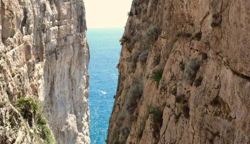 Montagna Spaccata and Grotta del Turco: natural and spiritual wonders in the heart of Gaeta