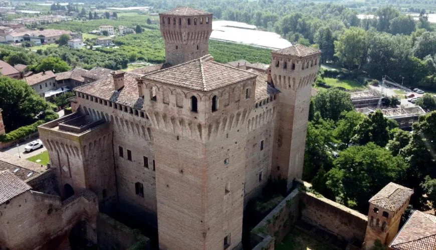 Terre di Castelli: a treasure trove of history, nature and flavors between Modena and Bologna